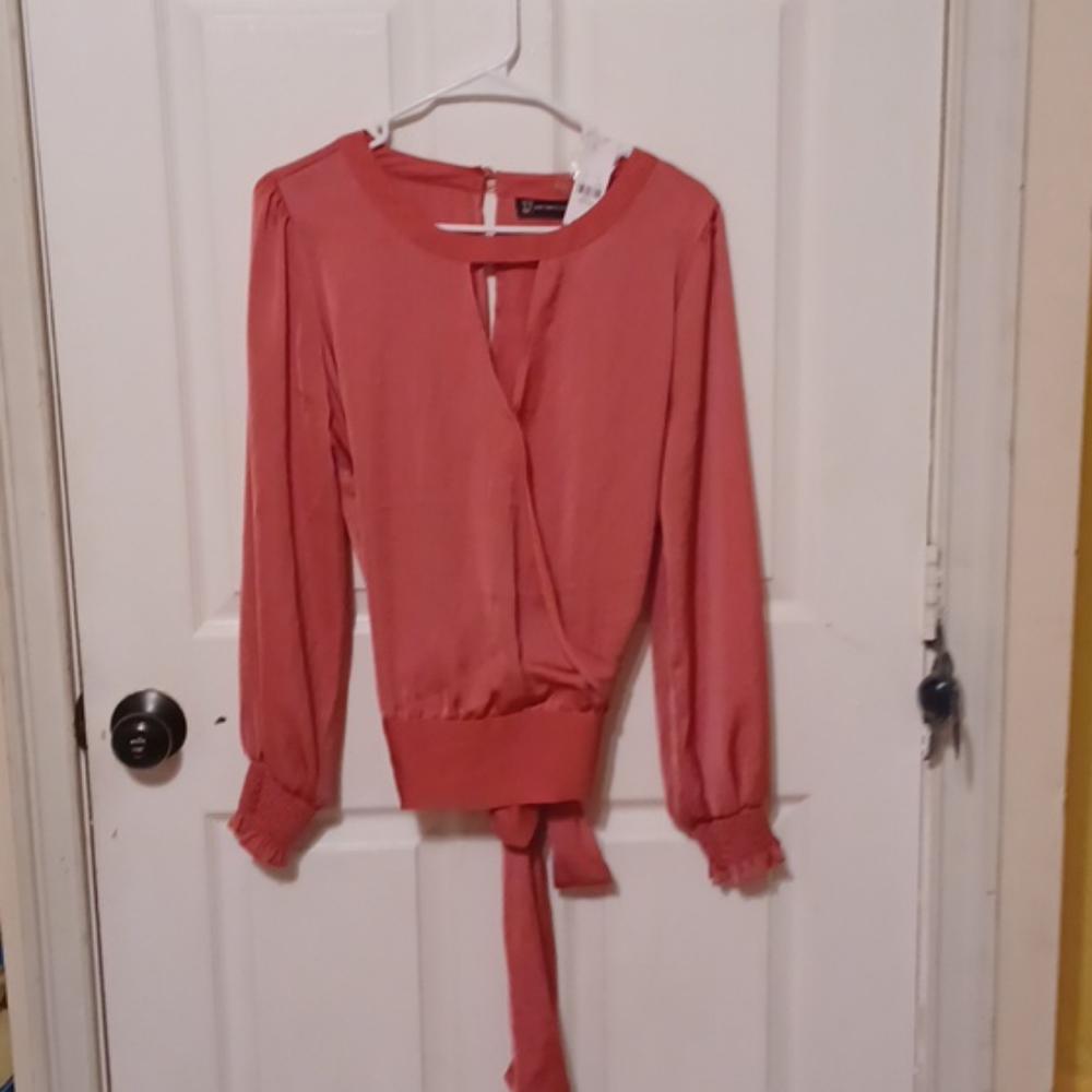 NY&C pink top with key hole